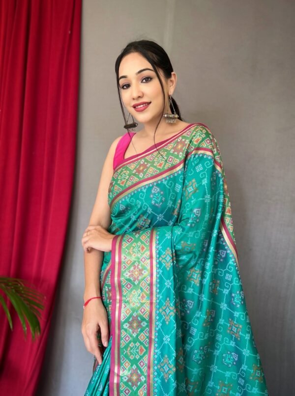 Green color patola silk saree with weaving work - Image 3