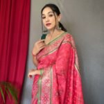 Gajari color patola silk saree with weaving work - Image 3
