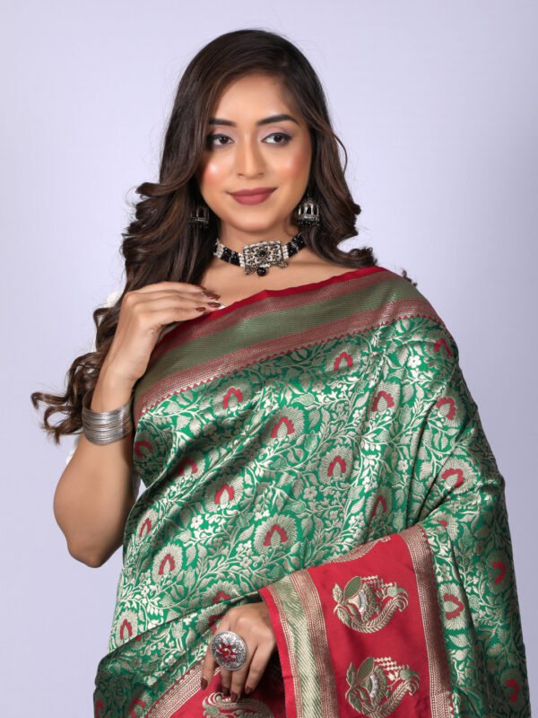 Green color kanchipuram silk saree with zari weaving work - Image 2