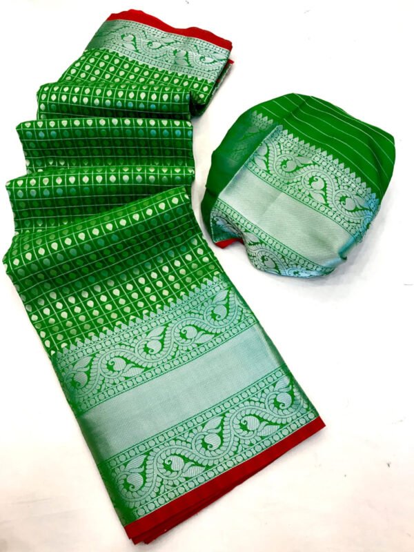 Green color kanchipuram silk saree with zari weaving work - Image 3