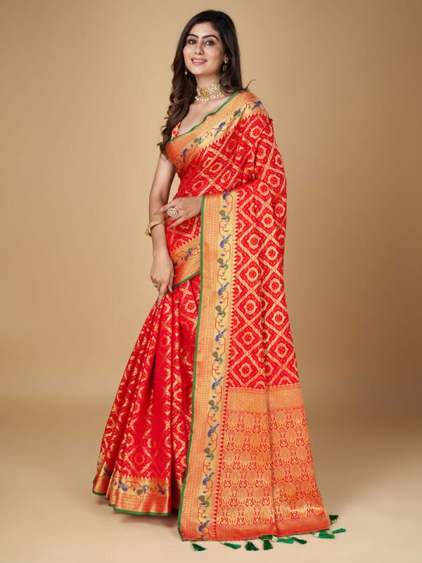 Red color patola silk saree with woven design - Image 2