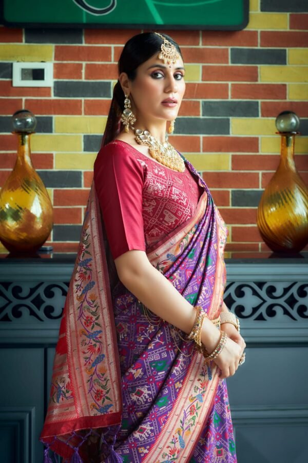Purple color patola silk saree with zari weaving work - Image 3