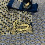 Navy blue color soft kanjivaram silk saree with zari weaving work - Image 3