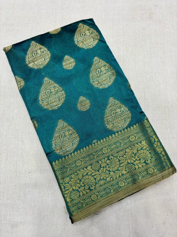 Magenta banarasi silk saree with zari weaving work - Image 4