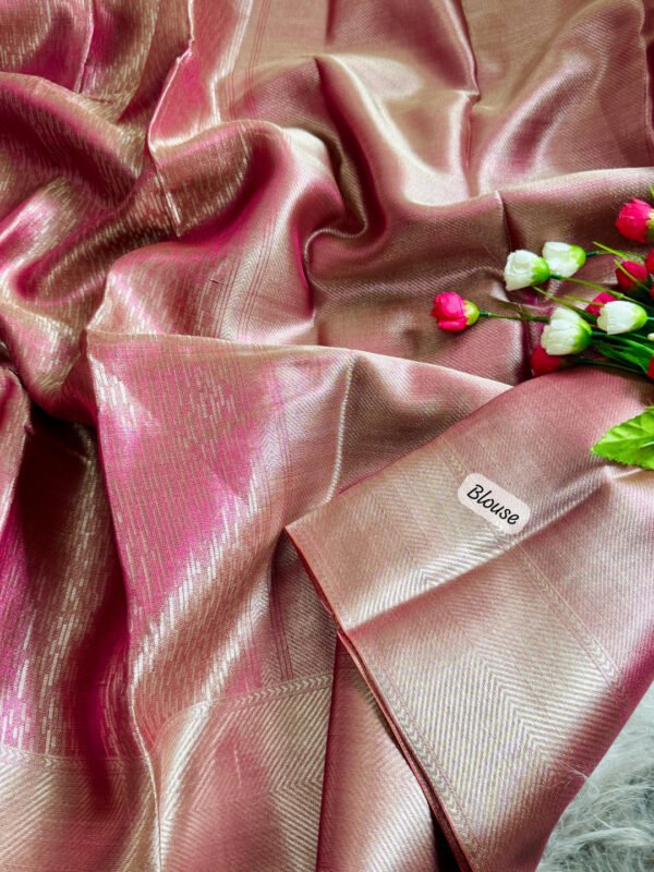 Lavender banarasi handloom tissue silk saree with golden zari weaving work - Image 6