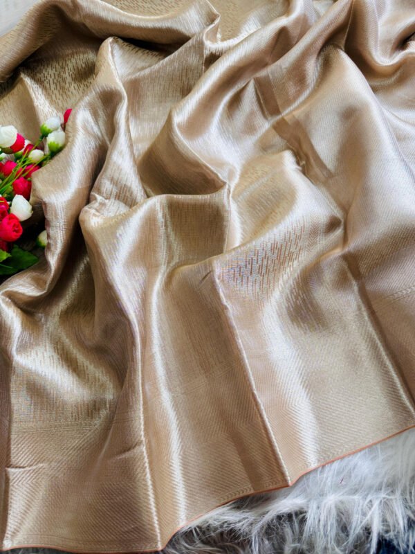 Lavender banarasi handloom tissue silk saree with golden zari weaving work - Image 8