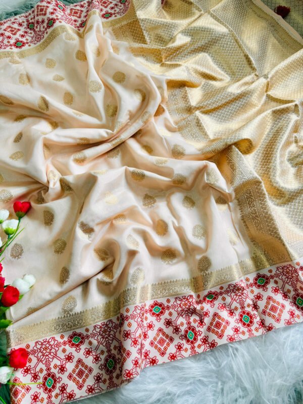 Off white handloom katan silk saree with ikkat printed border - Image 2