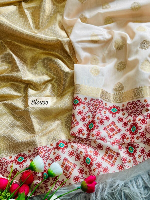 Off white handloom katan silk saree with ikkat printed border - Image 4