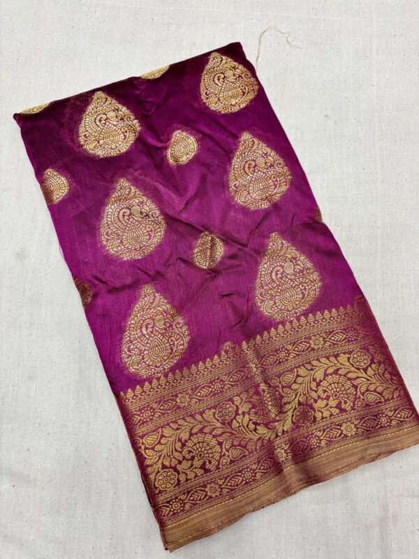 Magenta banarasi silk saree with zari weaving work - Image 5