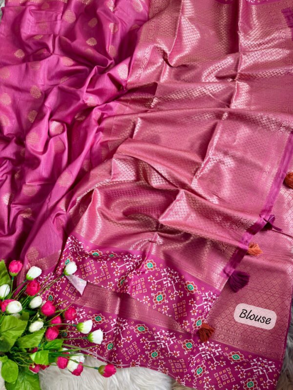Off white handloom katan silk saree with ikkat printed border - Image 7