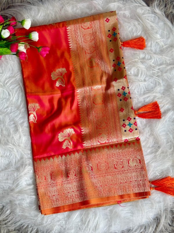 Rama green traditional paithani silk saree with zari weaving work - Image 8